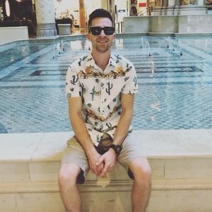 Meet your Posher, Justin